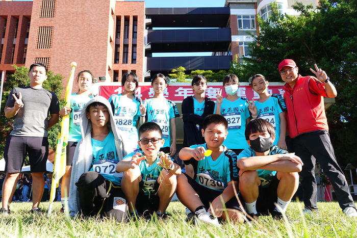 [校外體育-校代表隊]恭喜田徑隊參加「竹北市114年全市國中小運動會」，榮獲1金、3銀、1銅、4個第四名、1個第五名、3個第六名，共13個獎項，外加1人破大會紀錄、3個錦標佳績。圖片