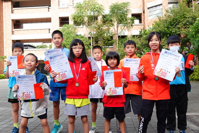 [校外體育-校代表隊]恭喜羽球隊參加「新竹縣114年全國主委盃羽球錦標賽」，榮獲2個第三名、3個第四名、2個第五名，共7個獎項佳績。圖片