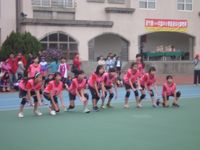 狂賀！本校學生參加新竹縣104年度中小學躲避球校際聯賽榮獲六年級男子組亞軍、六年級女子組季軍、五年級男子組季軍、挑戰男生組殿軍。圖片